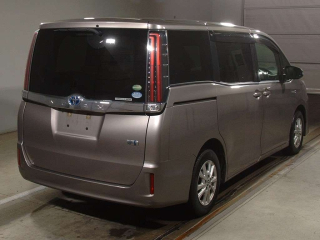 TOYOTA NOAH 2018