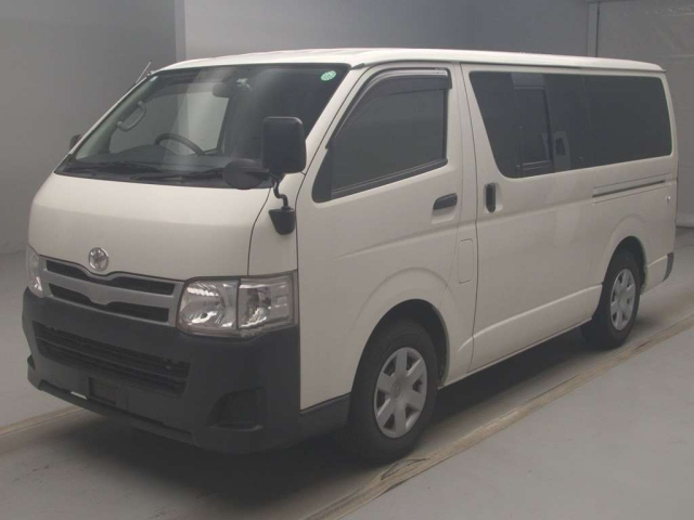 TOYOTA HIACE VAN 2013