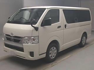 TOYOTA HIACE VAN 2025