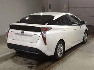 TOYOTA PRIUS 2016