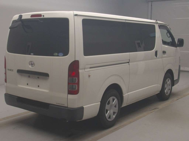 TOYOTA HIACE VAN 2015