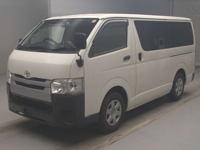 TOYOTA HIACE VAN 2014