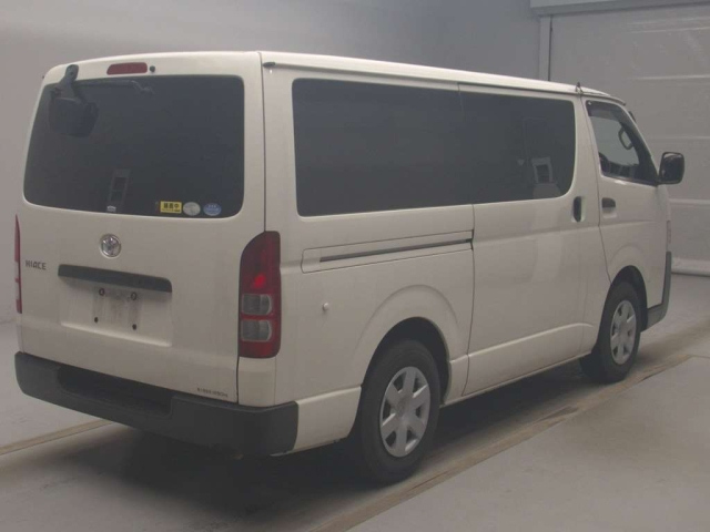 TOYOTA HIACE VAN 2014