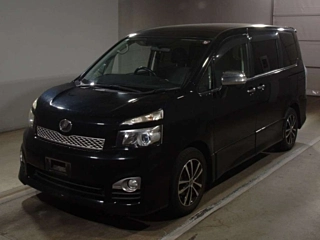 TOYOTA VOXY 2010