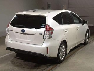 TOYOTA PRIUS ALPHA 2015