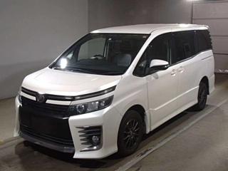 TOYOTA VOXY 2014