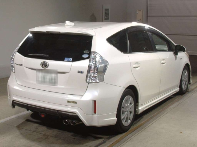 TOYOTA PRIUS ALPHA 2012