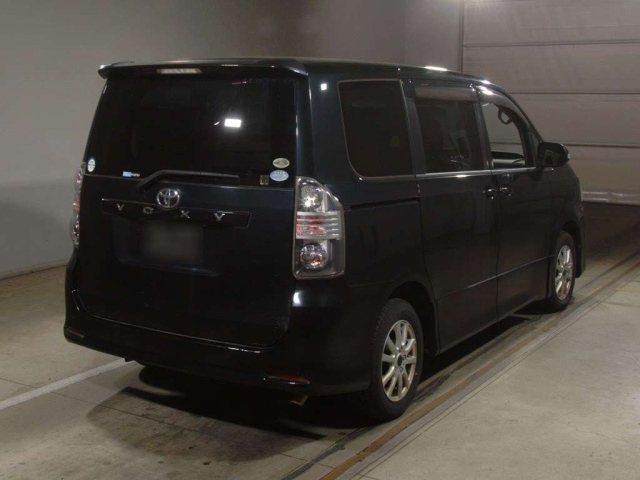 TOYOTA VOXY 2009