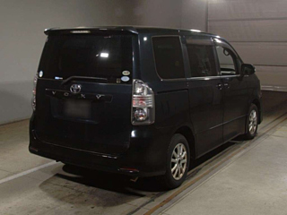 TOYOTA VOXY 2009