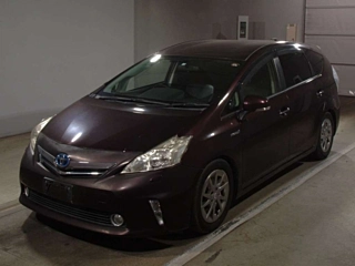 TOYOTA PRIUS ALPHA 2014