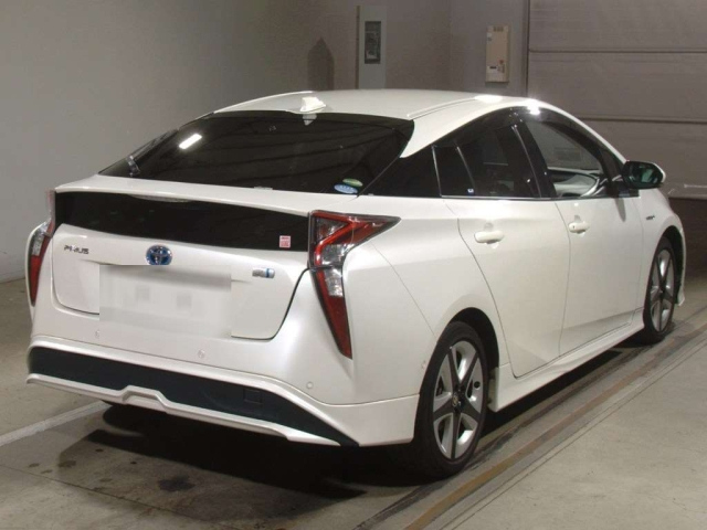TOYOTA PRIUS 2016