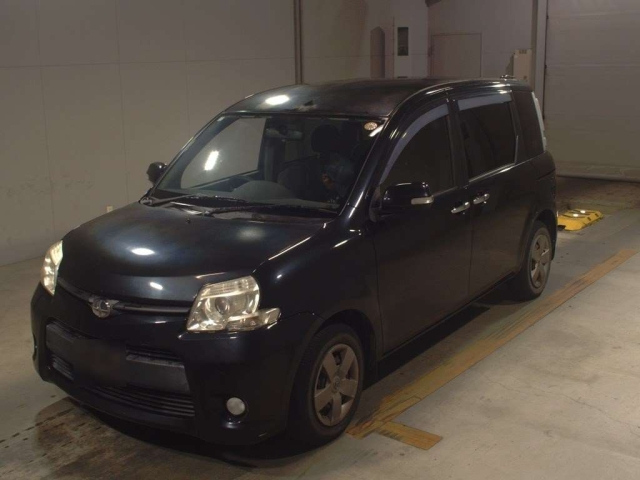 TOYOTA SIENTA 2013