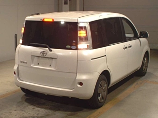 TOYOTA SIENTA 2013