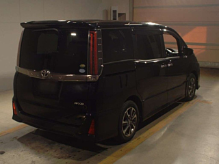 TOYOTA NOAH 2018