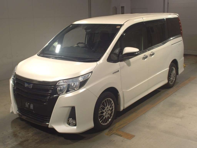 TOYOTA NOAH 2017