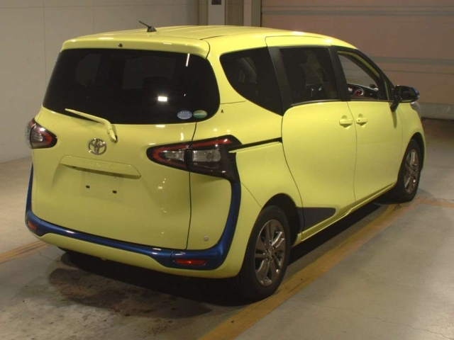 TOYOTA SIENTA 2016