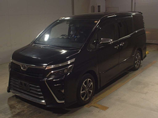 TOYOTA VOXY 2018