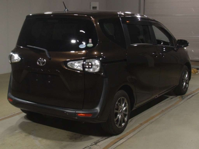 TOYOTA SIENTA 2017