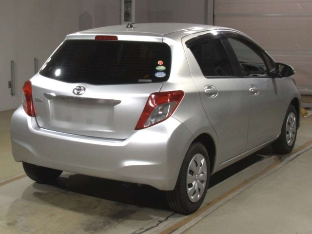 TOYOTA VITZ 2013