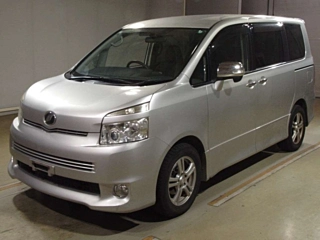 TOYOTA VOXY 2009