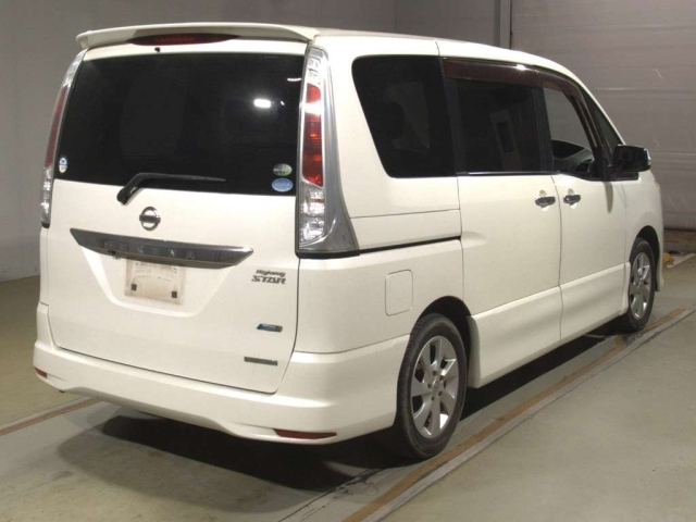 NISSAN SERENA 2011