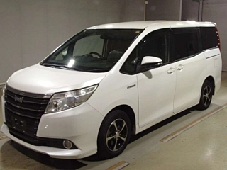 TOYOTA NOAH 2015