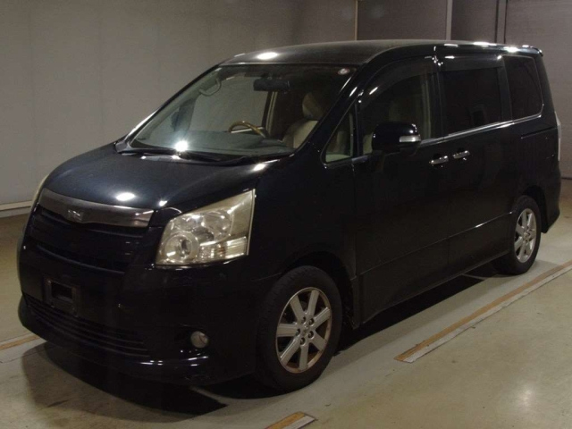 TOYOTA NOAH 2008