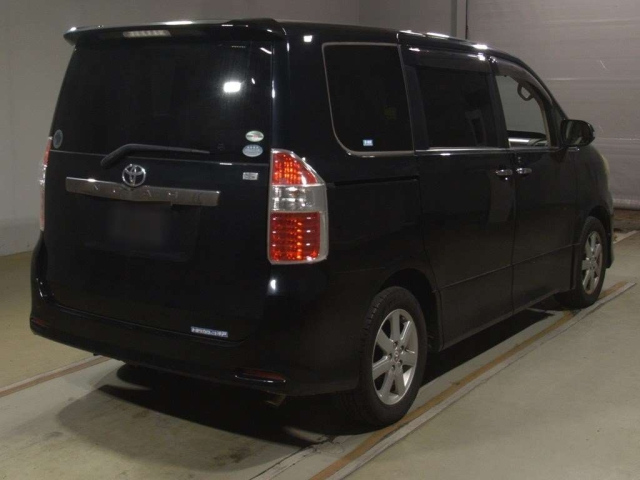 TOYOTA NOAH 2008