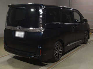 TOYOTA VOXY 2014