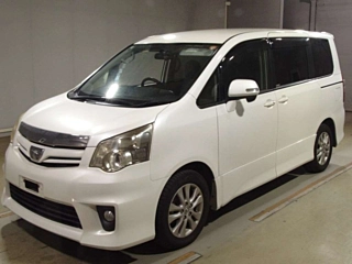 TOYOTA NOAH 2012