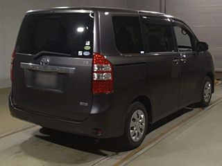 TOYOTA NOAH 2013