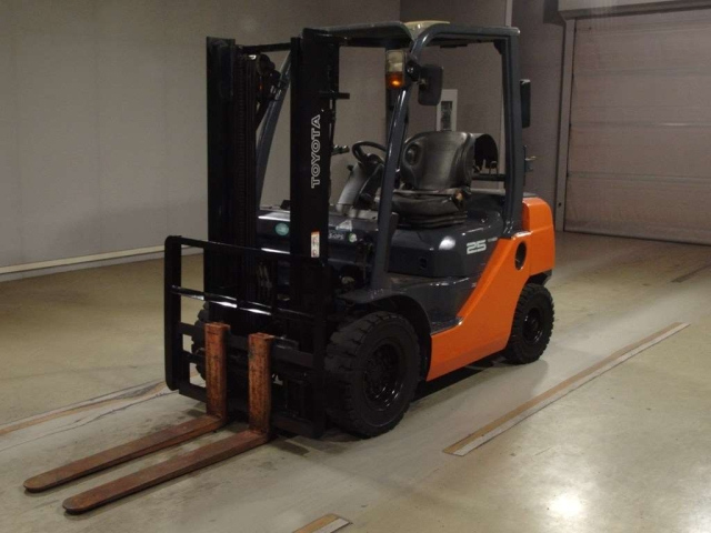 TOYOTA FORKLIFT 2010