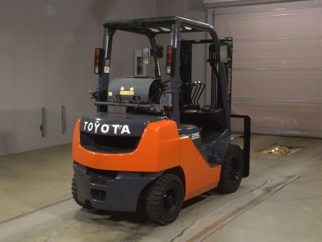 TOYOTA FORKLIFT 2010