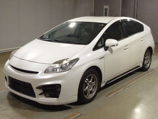 TOYOTA PRIUS 2012