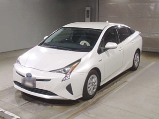 TOYOTA PRIUS 2016