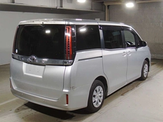 TOYOTA NOAH 2021