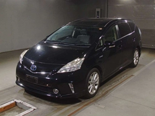 TOYOTA PRIUS ALPHA 2014