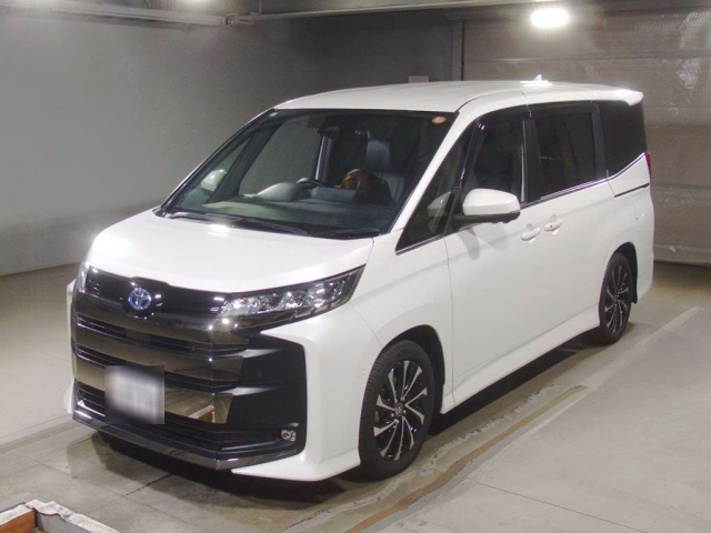 TOYOTA NOAH 2024
