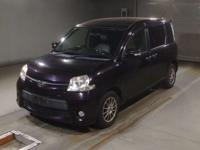 TOYOTA SIENTA 2015