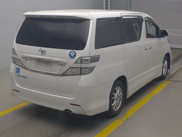 TOYOTA VELLFIRE 2010