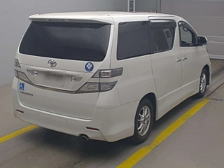 TOYOTA VELLFIRE 2010