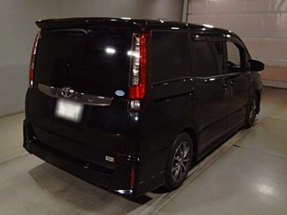TOYOTA NOAH 2016