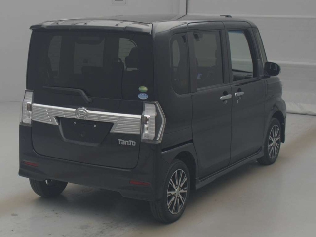 DAIHATSU TANTO 2019