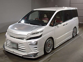 TOYOTA VOXY 2018