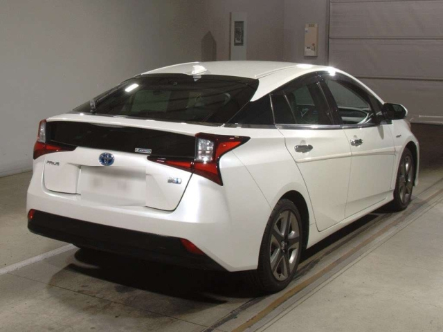 TOYOTA PRIUS 2019