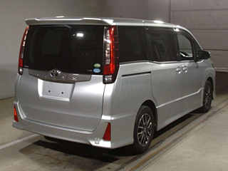 TOYOTA NOAH 2016