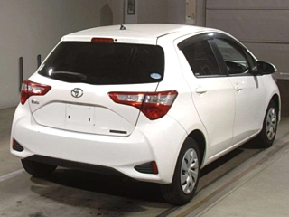 TOYOTA VITZ 2018