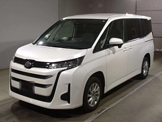 TOYOTA NOAH 2022