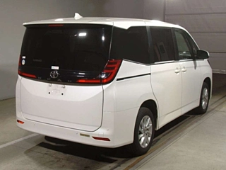 TOYOTA NOAH 2022