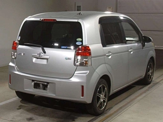 TOYOTA SPADE 2012